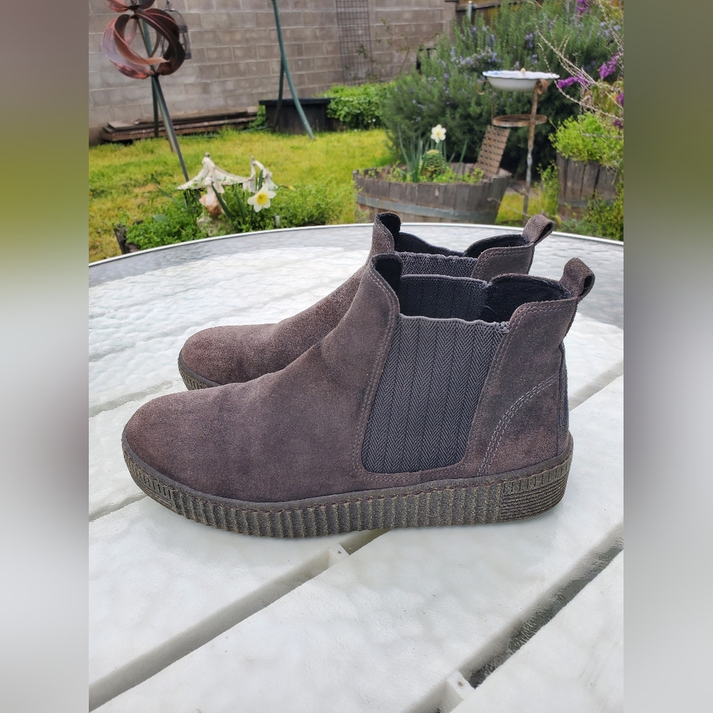 Gabor Women's Ankle Boot Chelsea Slip On Size 5.5 US Made In Slovakia GPWC